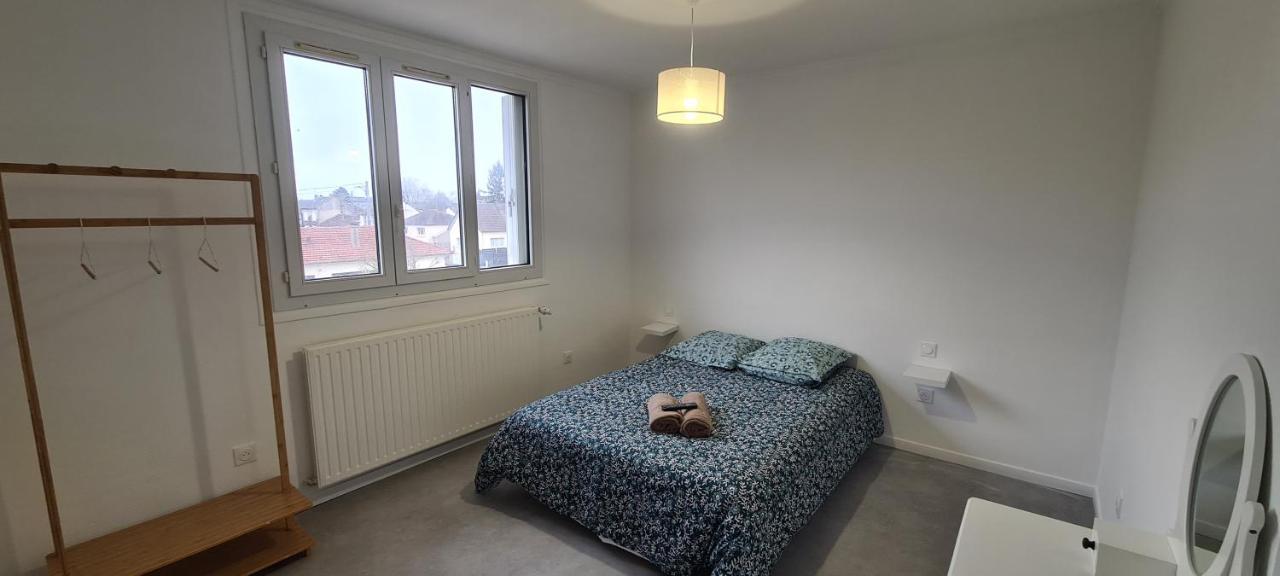 Private Room In Shared Apartment III Beauvais Eksteriør billede